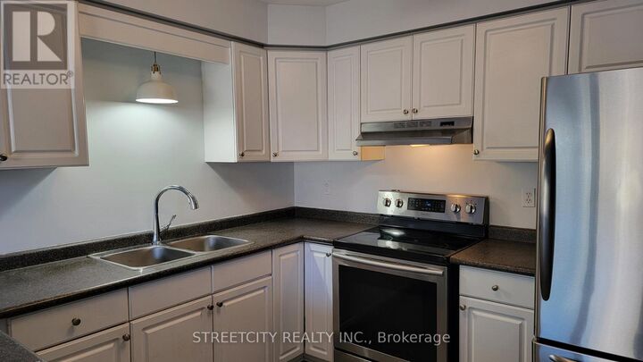 Property Photo:  15 Sandra Road  ON N5V 4X3 