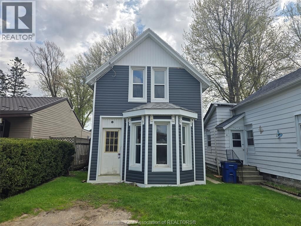 Property Photo:  42 Kirk Street  ON N7M 3P8 