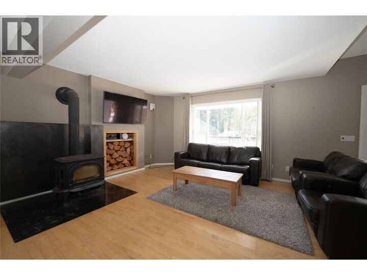 Property Photo: 401 Gillis Avenue BC V0E 2V1