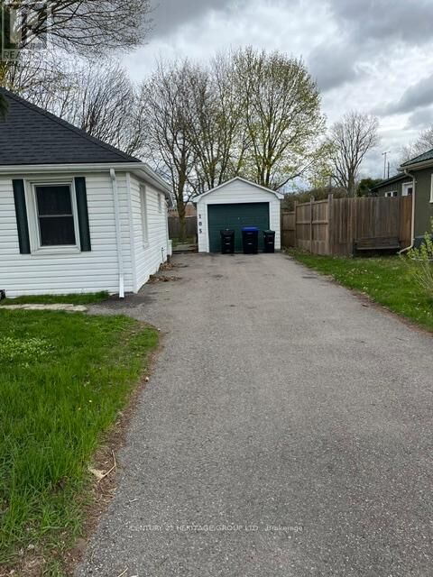 Property Photo:  105 Paris Street  ON L9R 1E4 