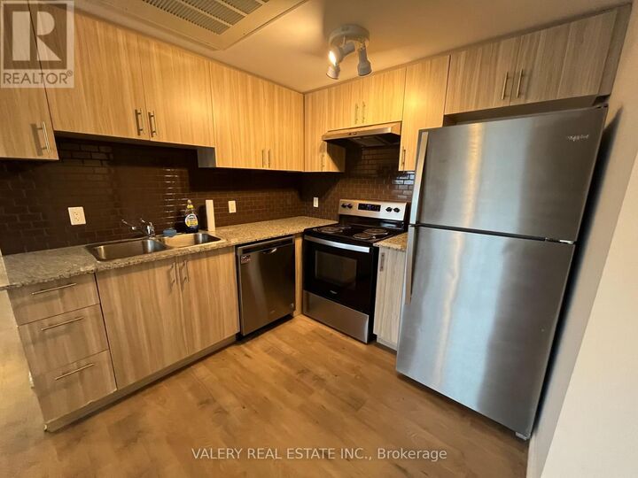 Property Photo:  275 Larch Street A508  ON N2L 3R2 