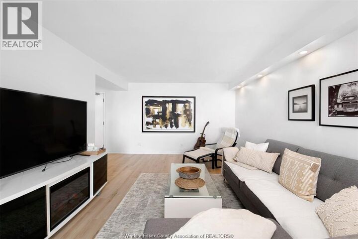 Property Photo:  150 Park 1807  ON N9A 7A2 