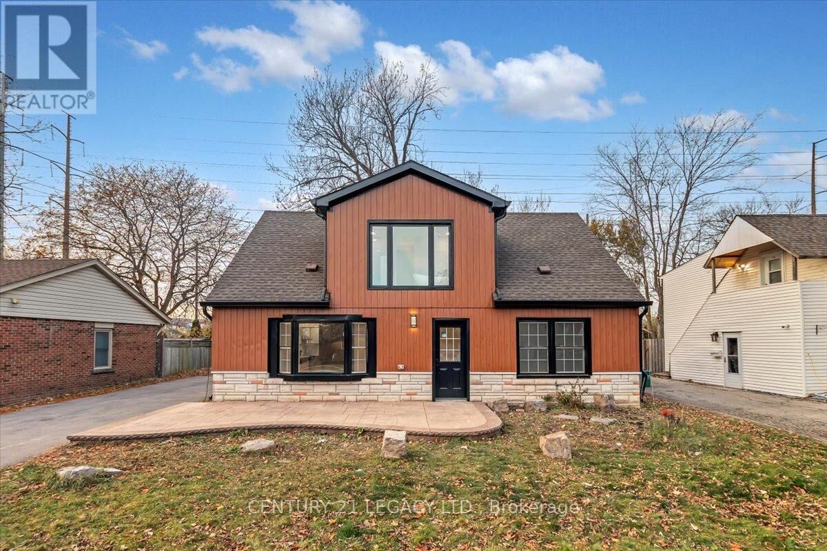 Property Photo:  2027 Churchill Avenue  ON L7R 3T8 