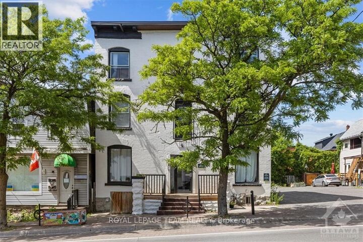 Property Photo:  883 Somerset Street West 6  ON K1R 6R6 