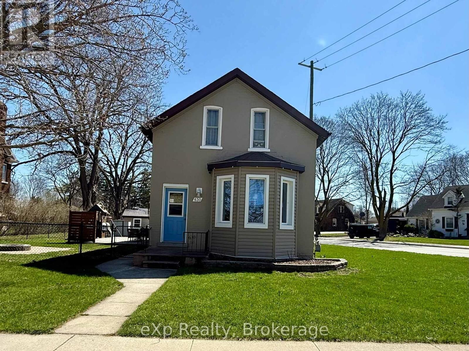 Property Photo:  630 Gibson Street  ON N0G 2V0 
