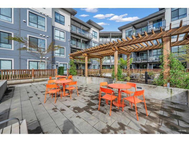 Property Photo:  20356 72B Avenue 402  BC V2Y 4J9 