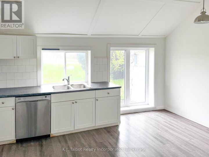 Property Photo:  34002 Saltford Road  ON N7A 3Y1 