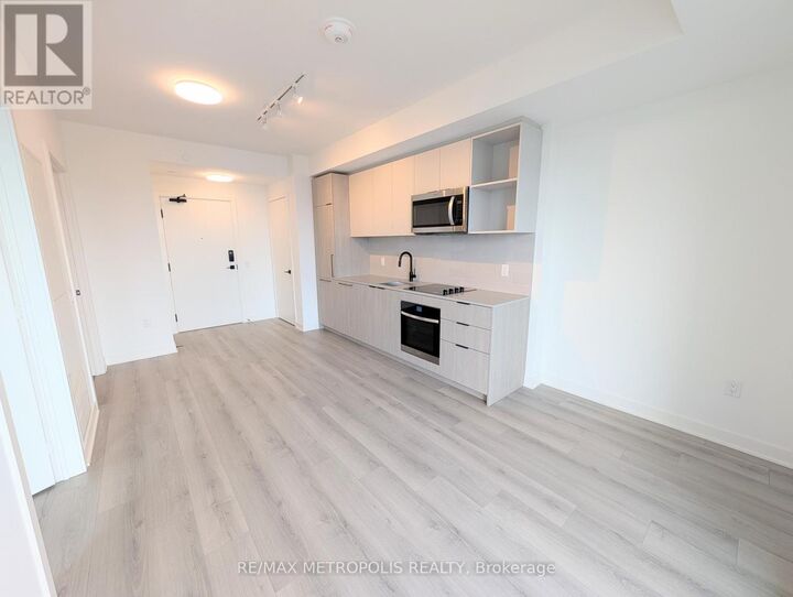 Property Photo:  1185 Dupont Street 2704  ON M6H 0G5 