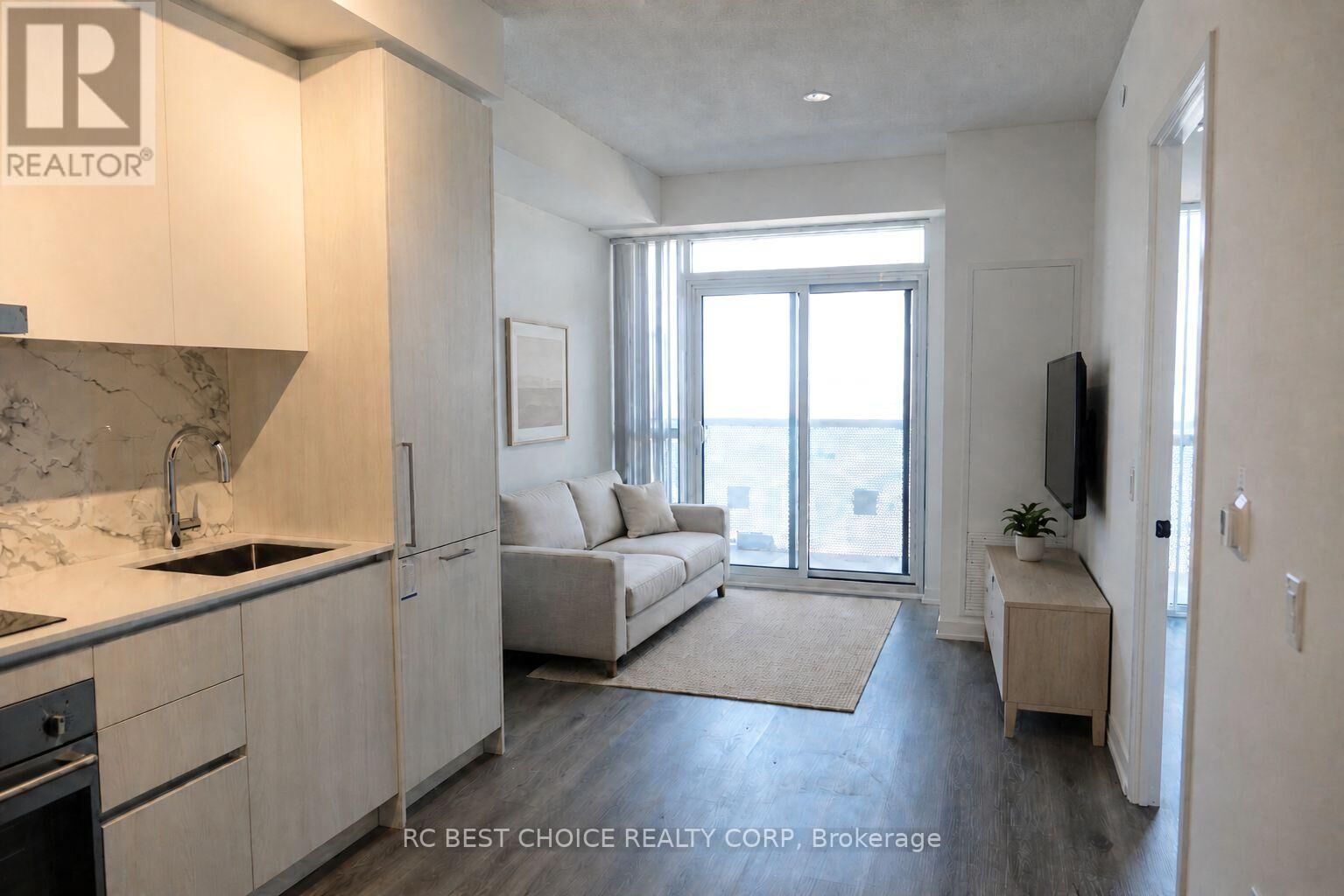Property Photo:  225 Commerce Street 5011  ON L4K 0R1 