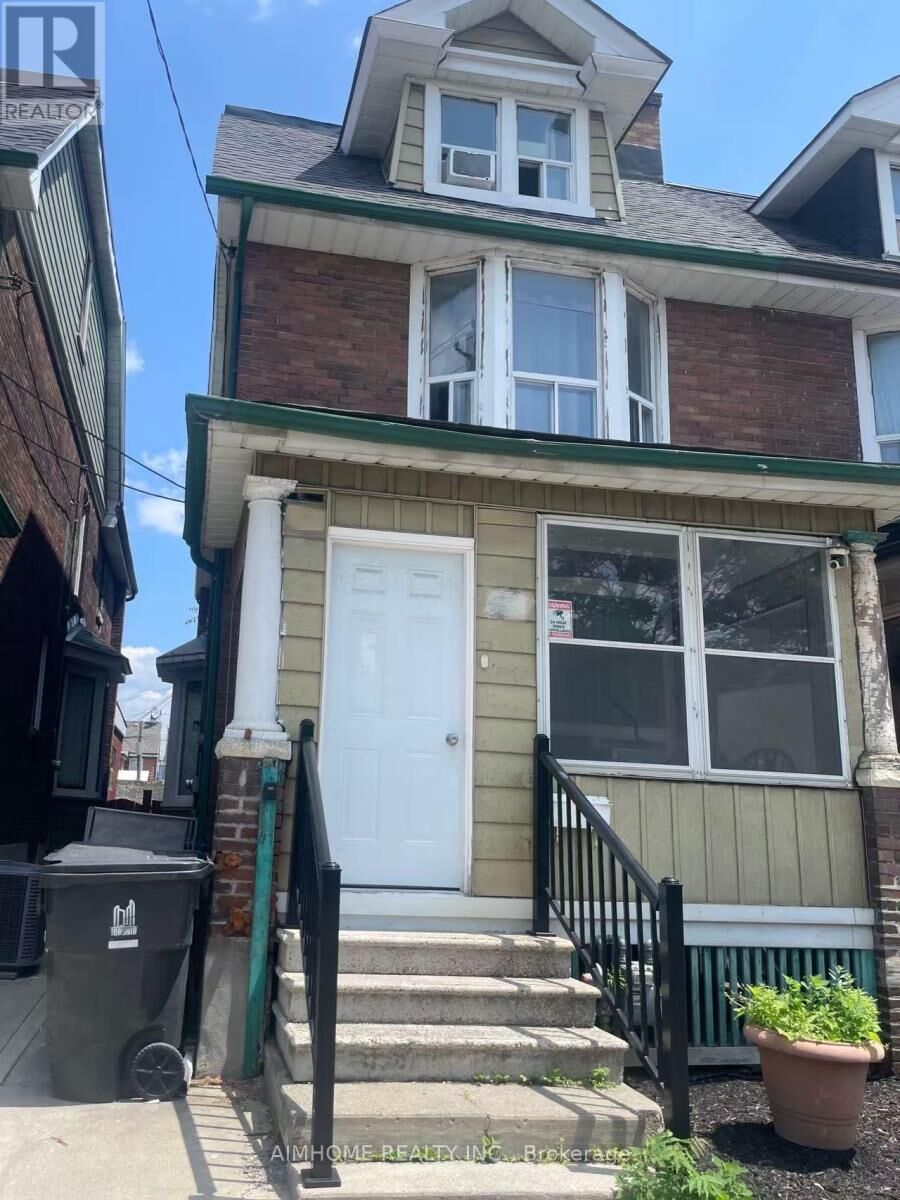 Property Photo:  625 Bathurst Street  ON M5S 2R2 
