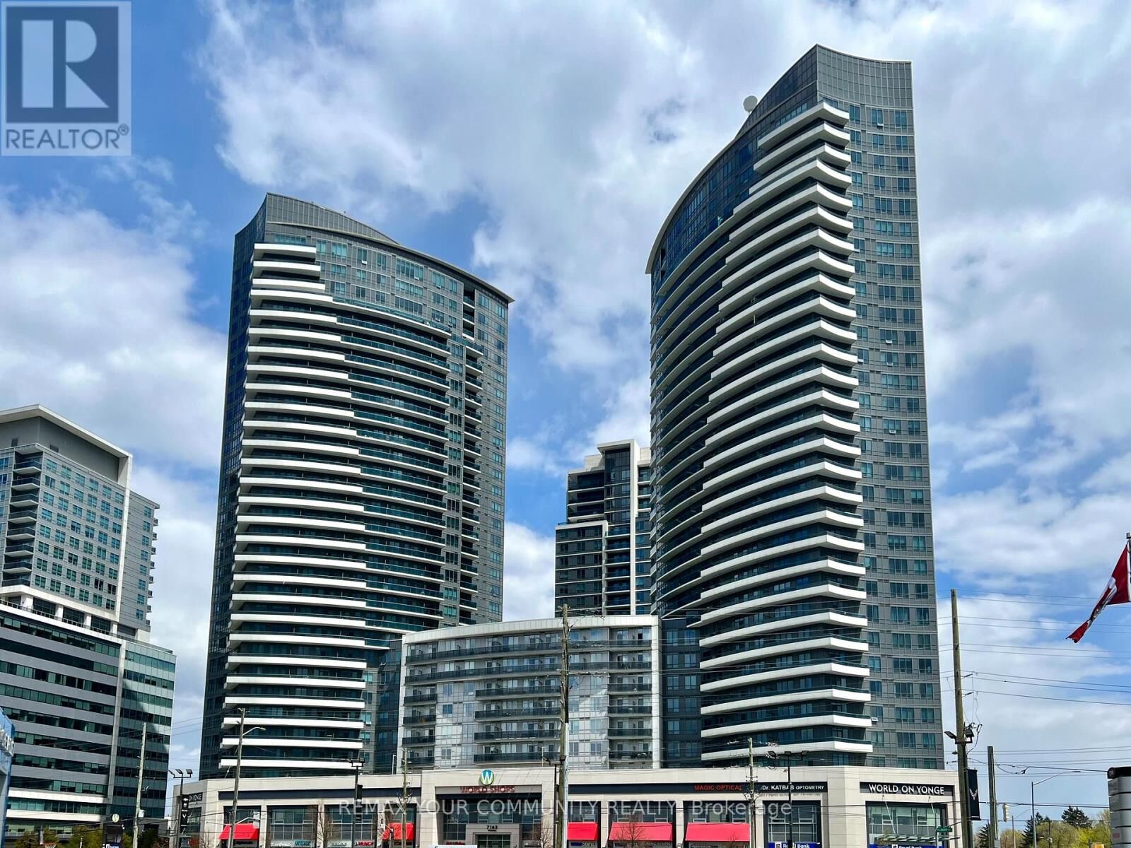 Property Photo: 7171 Yonge Street South 2601 ON L3T 0C5