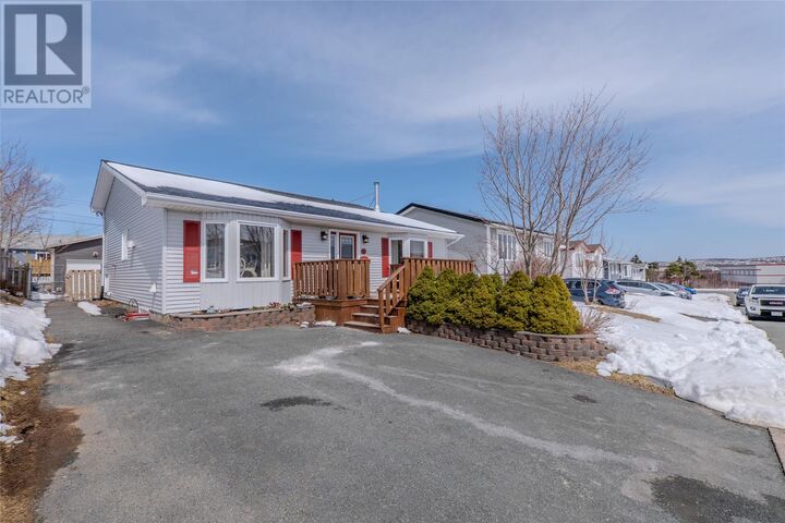 Photo de la propriété:  5 Trudeau Place  NL A1N 4H7 