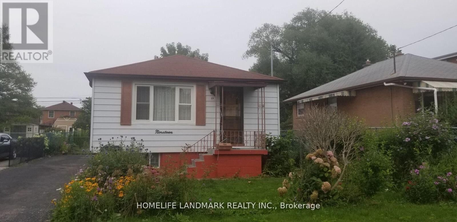 Property Photo:  19 Winterer Avenue  ON M1K 4L6 