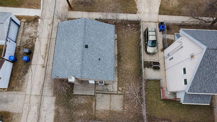 Property Photo:  159 Cecil Street  MB R3E 2Z1 