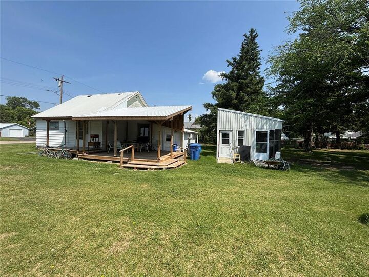 Property Photo: 220 Hossack Avenue MB R0K 1G0