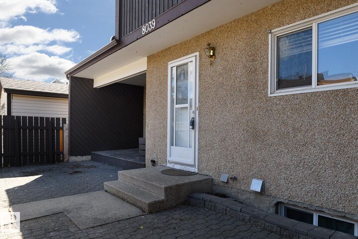 Property Photo:  8039 27 Avenue NW  AB T6K 3C9 