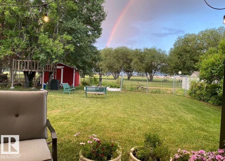 Property Photo:  5113 47 Street  AB T0C 0V0 