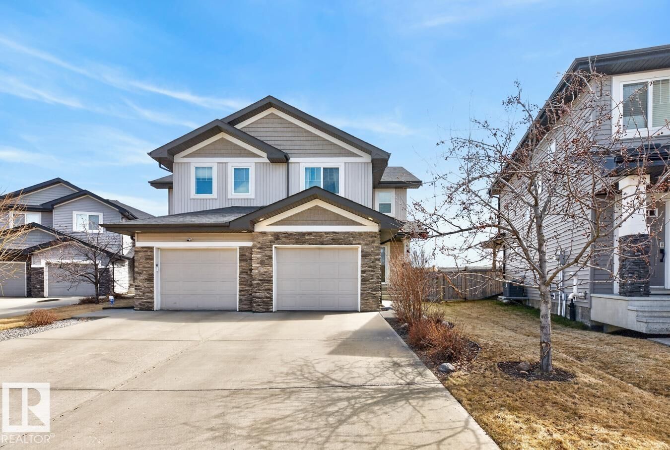Property Photo:  7135 Cardinal Way SW  AB T6W 1Z3 