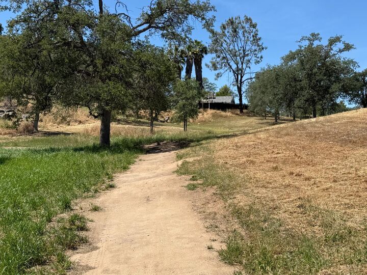 Property Photo:  958 Kings Canyon Ct.  CA 93614 
