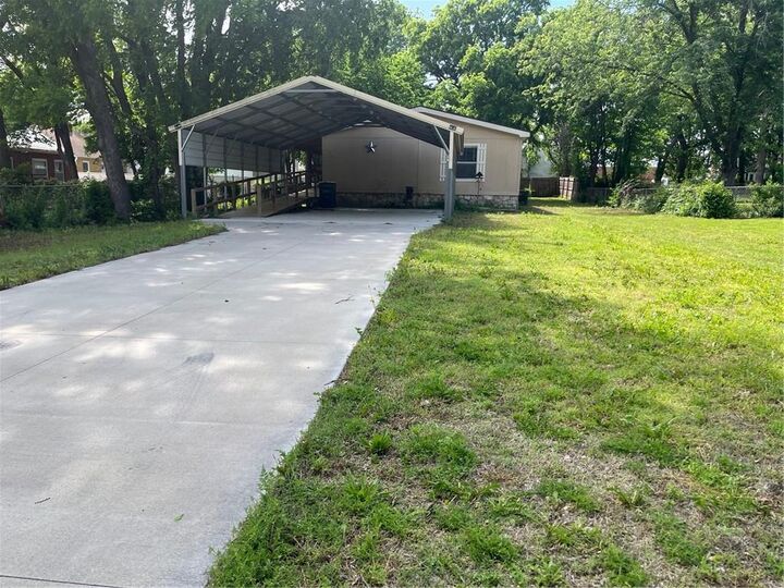 Property Photo:  1309 N 9th Street  KS 67301 