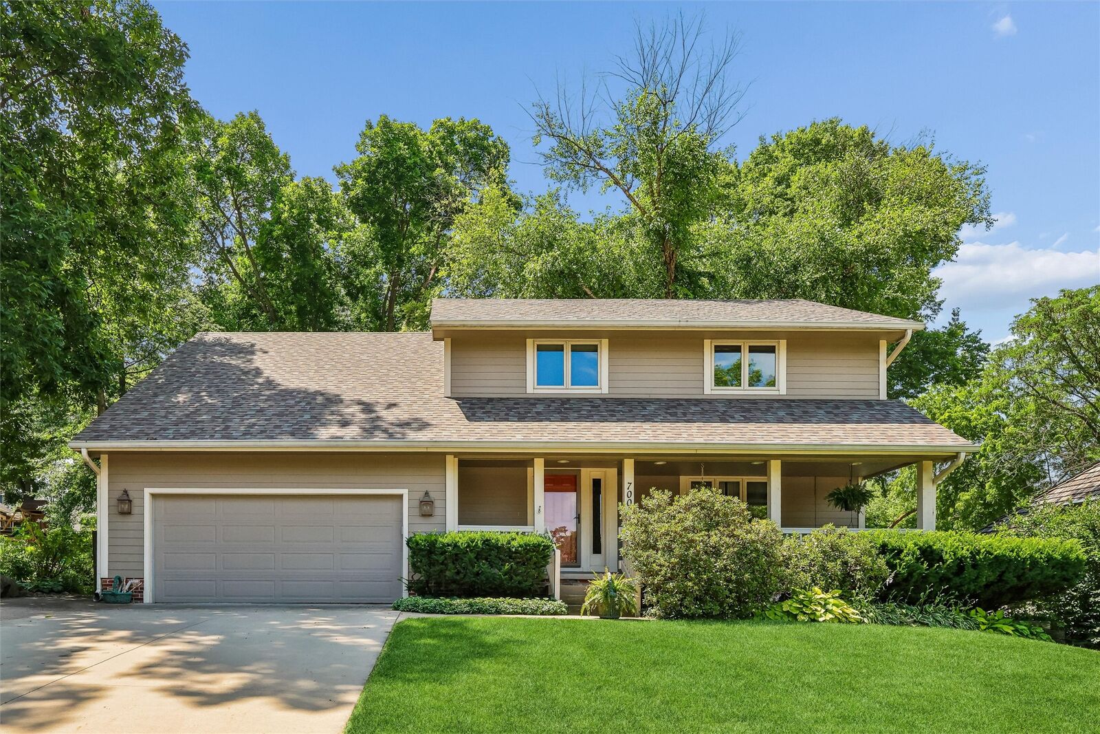 Property Photo:  7008 Rocklyn Circle  IA 50322 