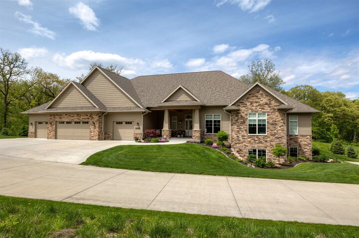 Property Photo: 6245 Enclave Lane IA 50131