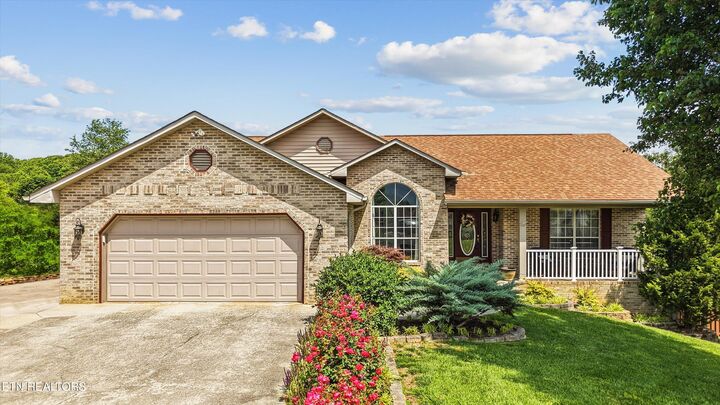 Property Photo:  101 Ostenbarker St  TN 37804 