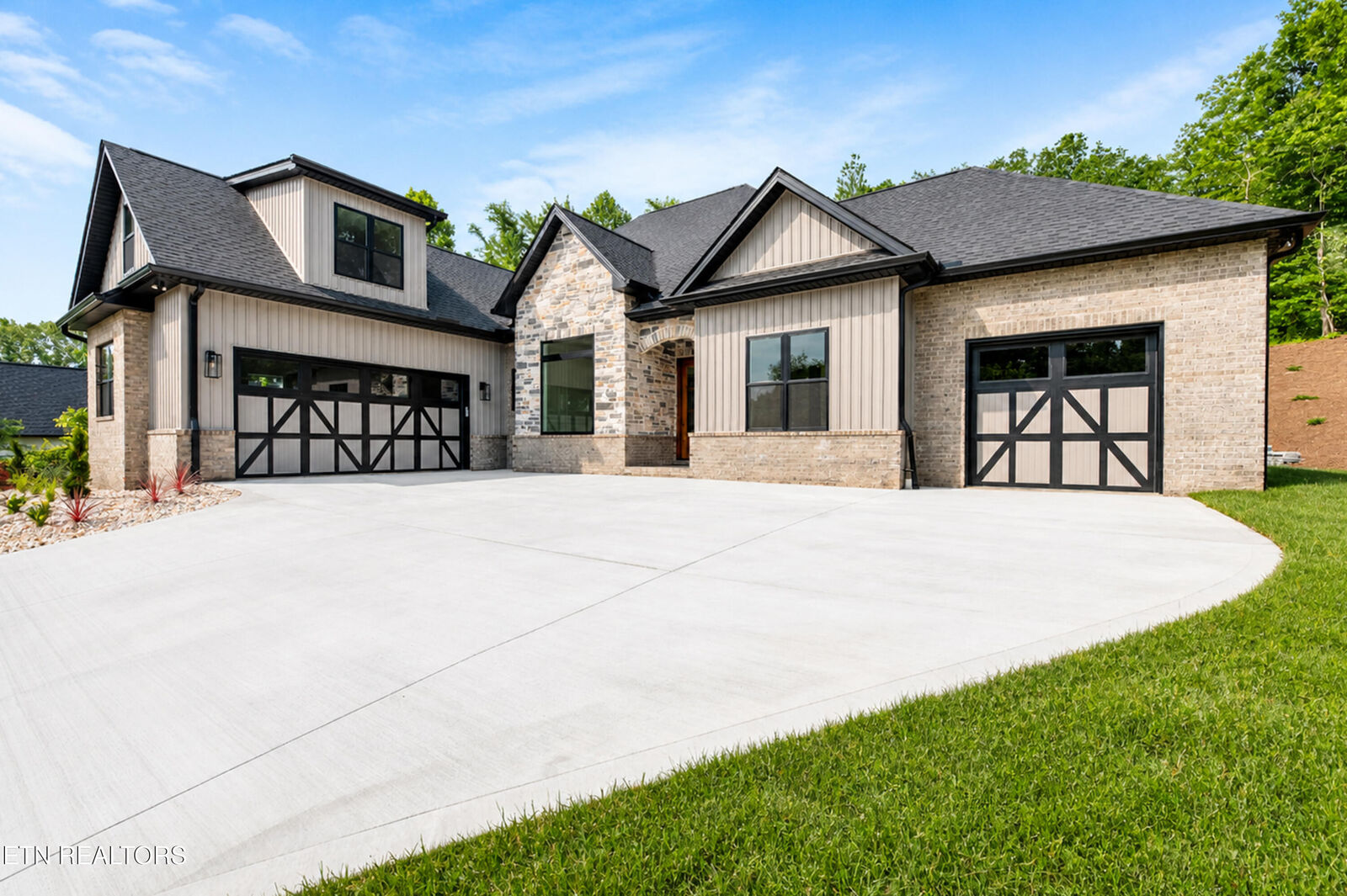 Property Photo: 144 Cheeyo Way TN 37774