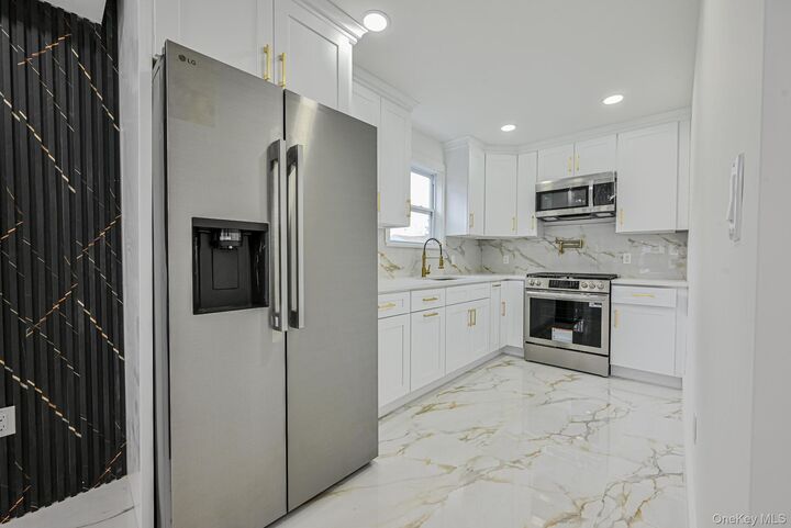 Property Photo:  44 Catherine Avenue  NY 11010 
