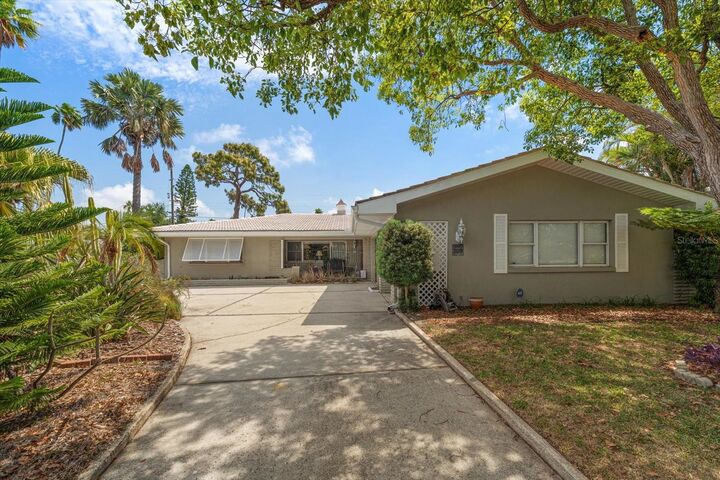 Property Photo:  109 Ponce De Leon Boulevard  FL 33756 
