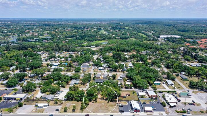 Property Photo:  168 N Tamiami Trail  FL 34229 