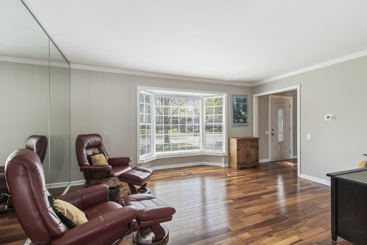 Property Photo:  2150 Cumberland Parkway  IL 60102 