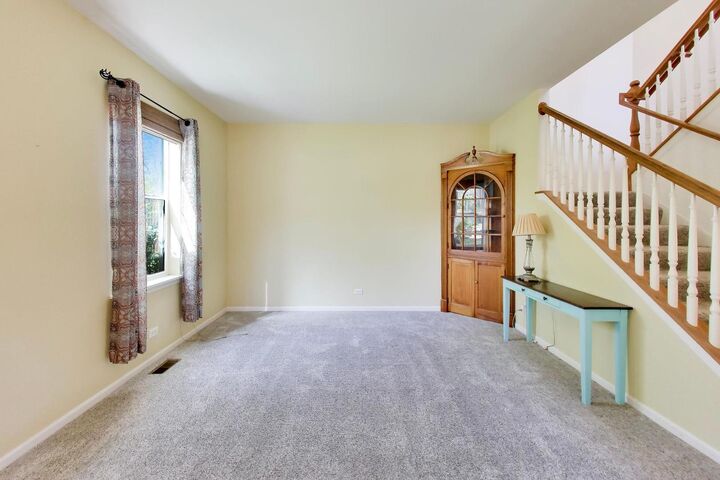 Property Photo:  615 Paris Avenue  IL 60543 