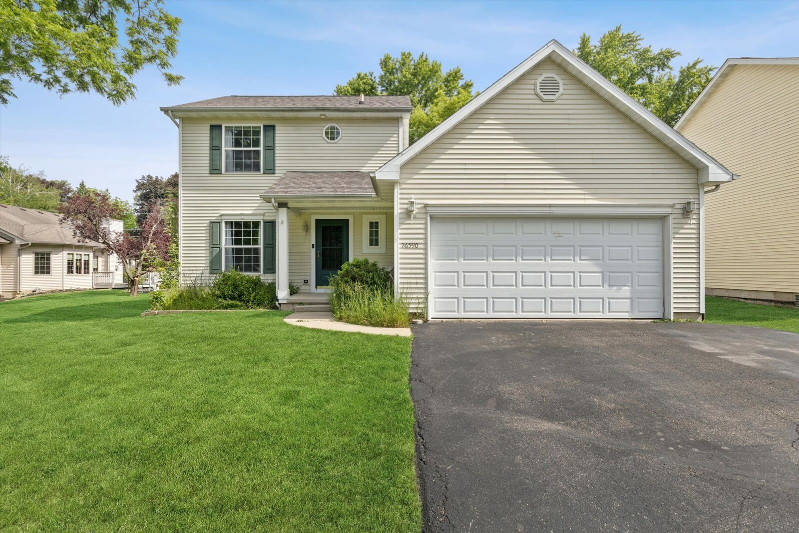 Property Photo:  26590 W Catalpa Road  IL 60002 