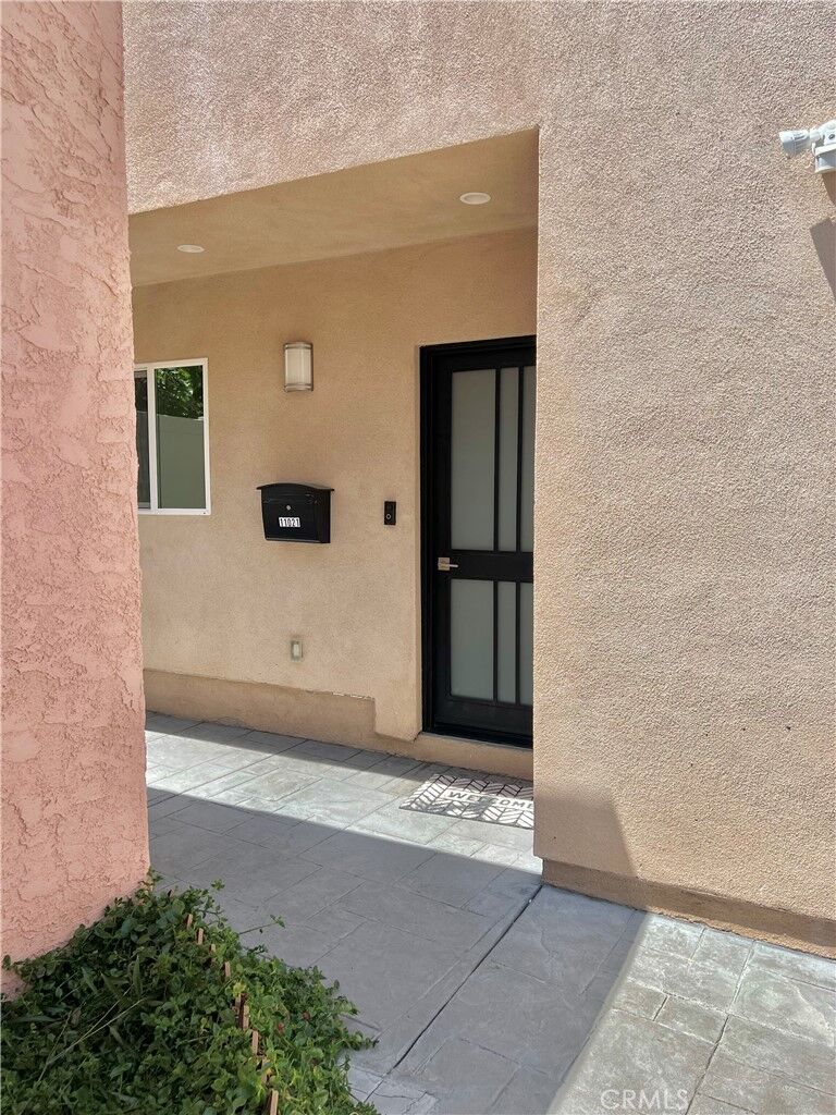 Property Photo:  11021 Whitegate  CA 91040 