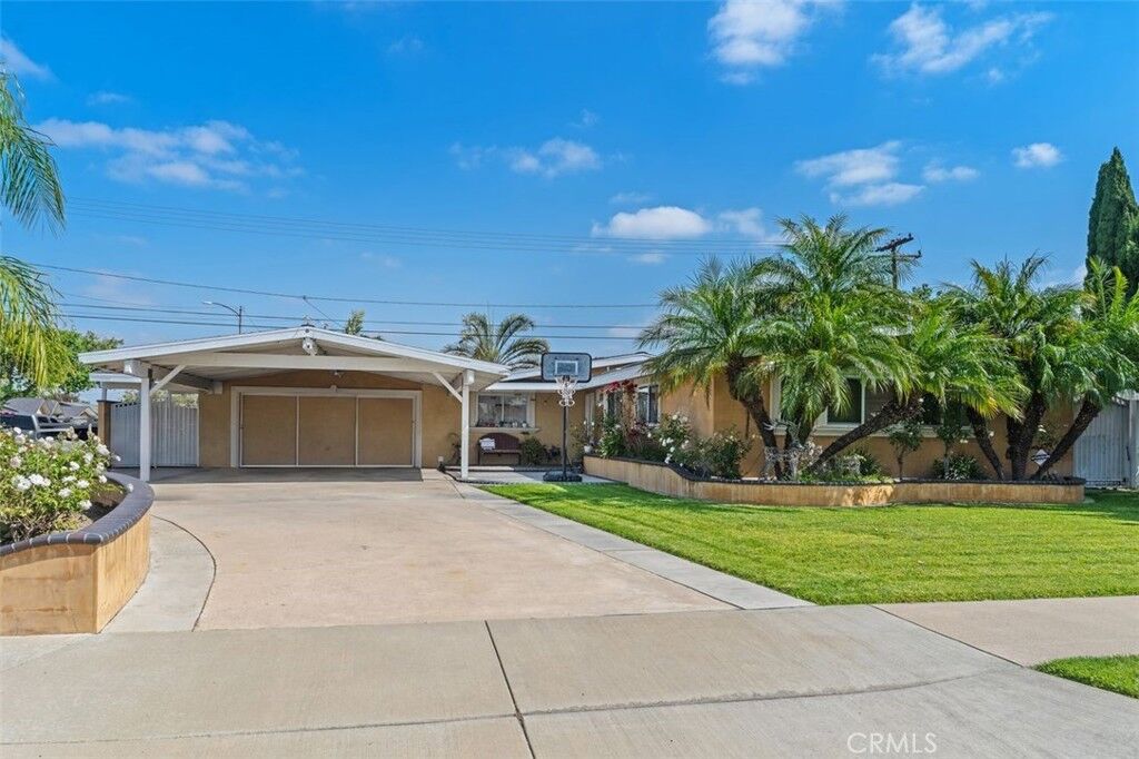 Property Photo:  2113 W Niobe  CA 92804 