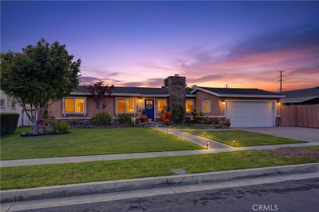 Property Photo:  1209 S East Gates  CA 92804 