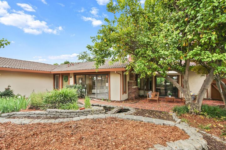 Property Photo:  2401 Evenstar Lane  CA 95616 