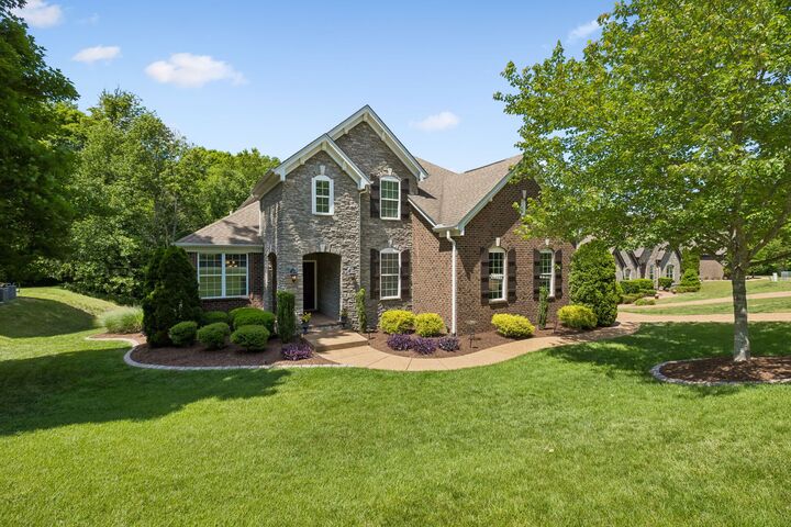 Property Photo:  1169 Pin Oak Ln  TN 37027 