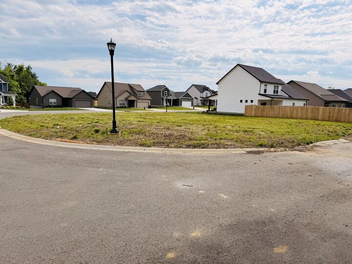 Property Photo: 464 Herman Dr TN 37042