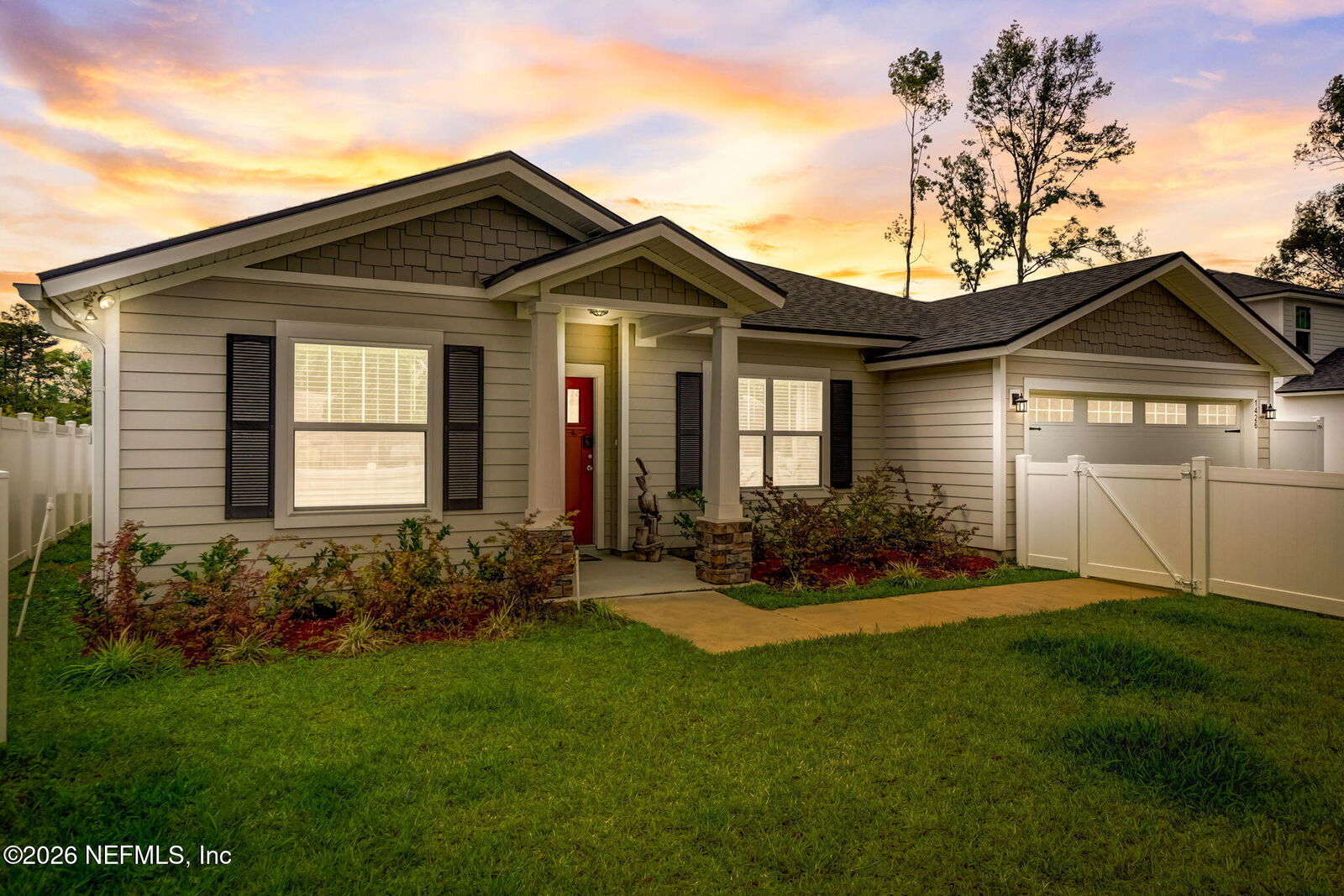 Property Photo: 1426 Lake Shore Boulevard FL 32205