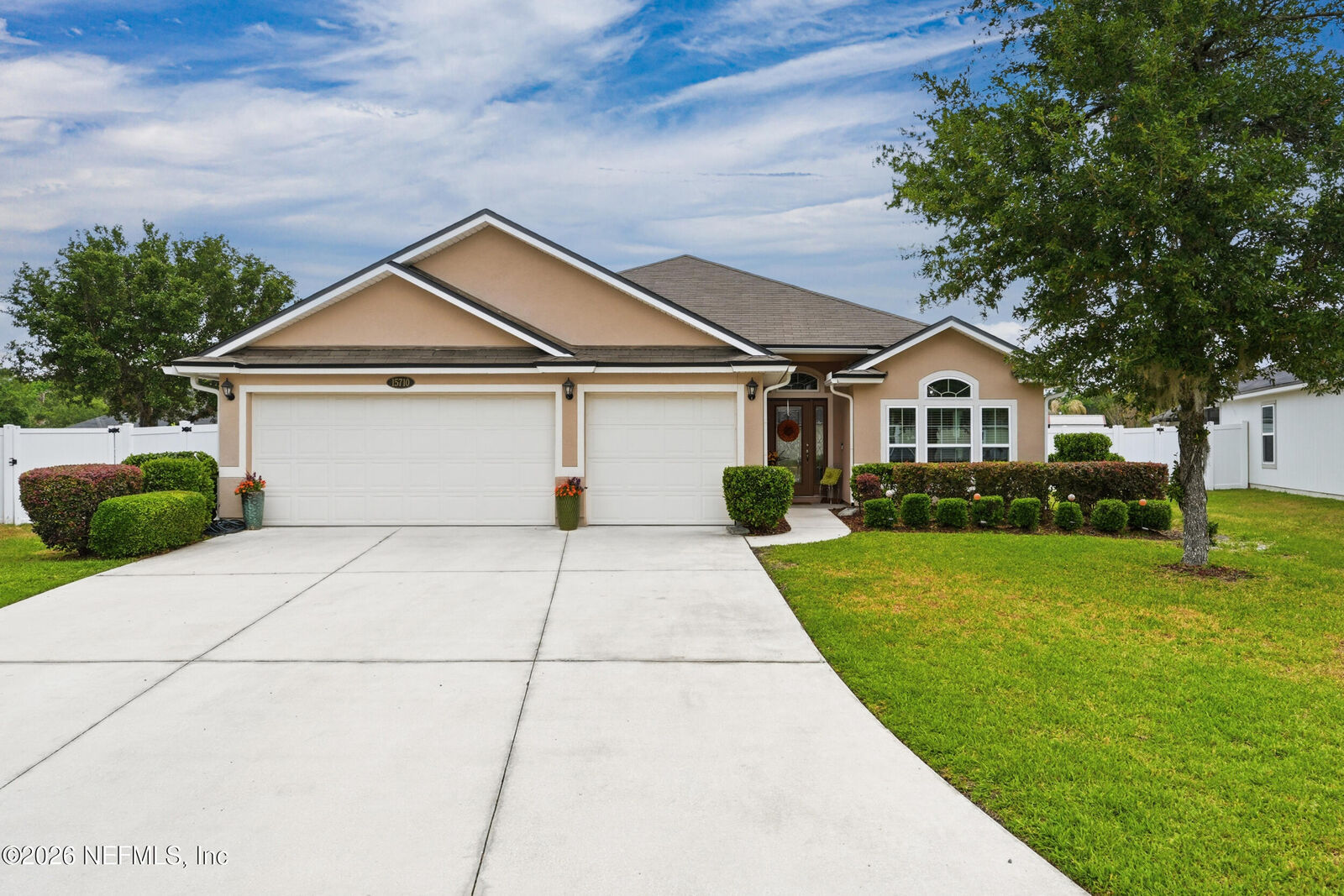 Property Photo:  15710 Twin Creek Drive  FL 32218 