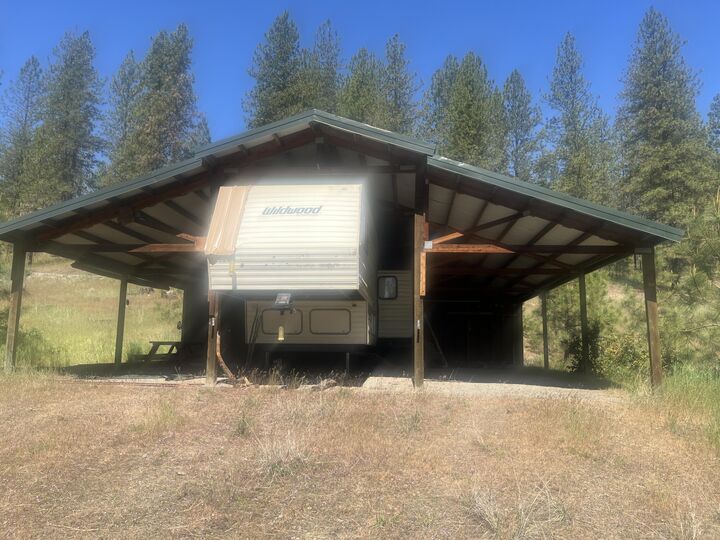 Property Photo:  6 Parkview Dr  WA 99141 