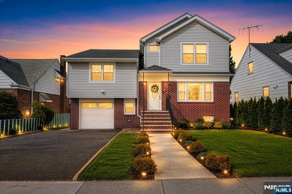 Property Photo:  426 Union Avenue  NJ 07070 