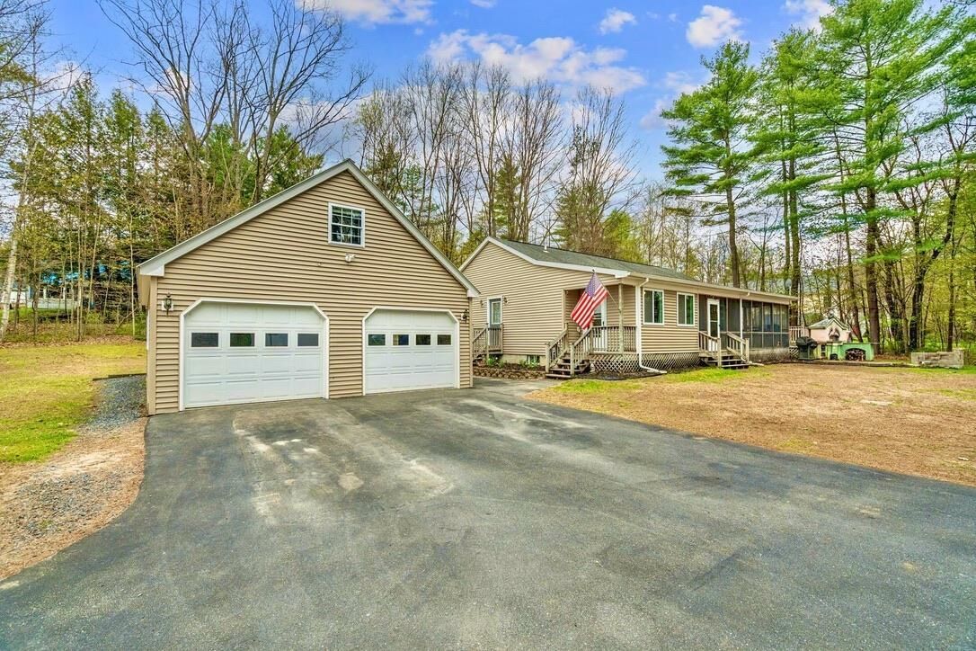 Property Photo:  6 Forsyth Place  NH 03743 