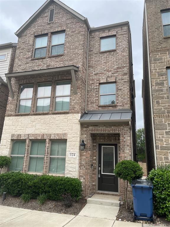 Property Photo:  124 Peach Orchard Lane  TX 76040 
