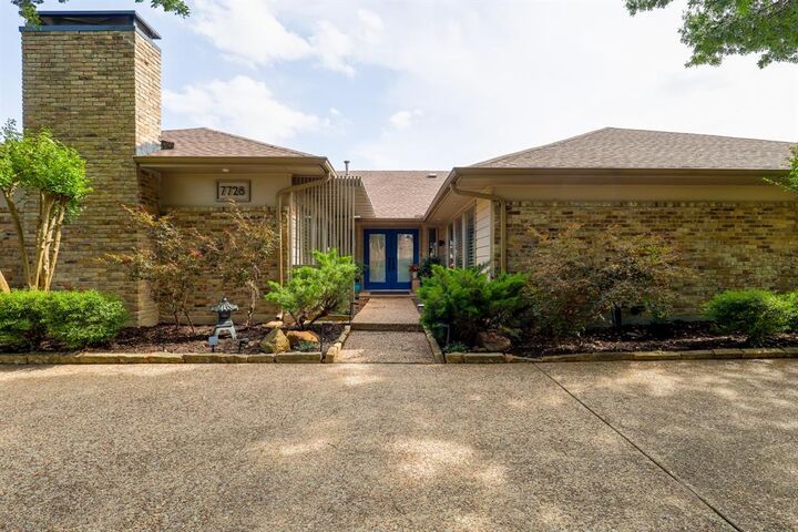 Property Photo: 7728 Bantry Lane TX 75248