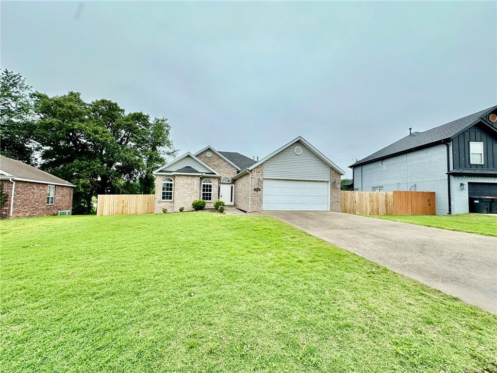 Property Photo:  2846 Eagle Crest Circle  AR 72762 