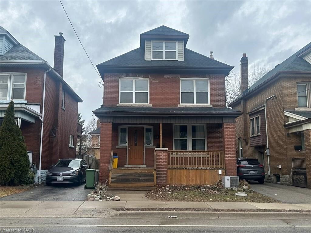 Property Photo:  64 Gage Avenue S Upper  ON L8M 3C9 