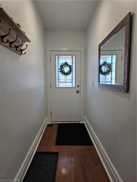 Property Photo:  125 Cavell Avenue  ON L8L 7E6 